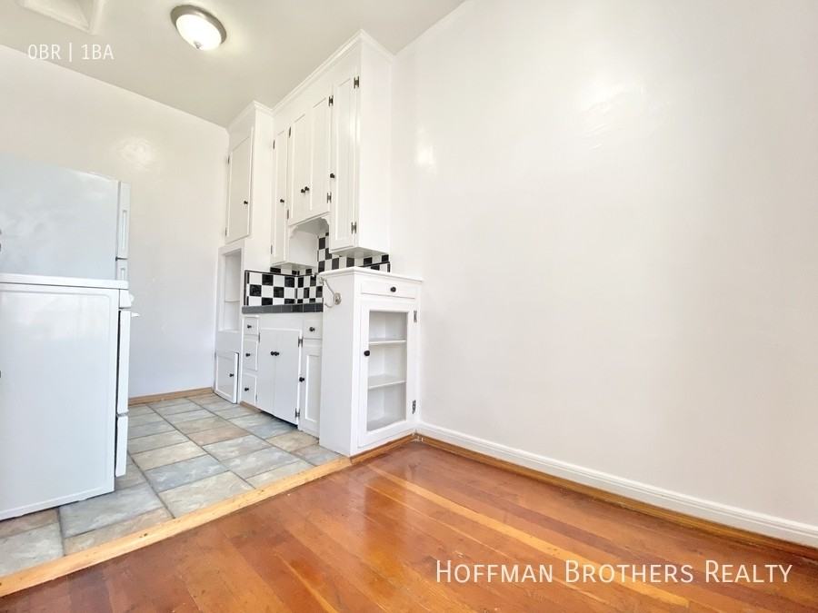 610 S Dunsmuir Ave #203 - Photo 3 of 9