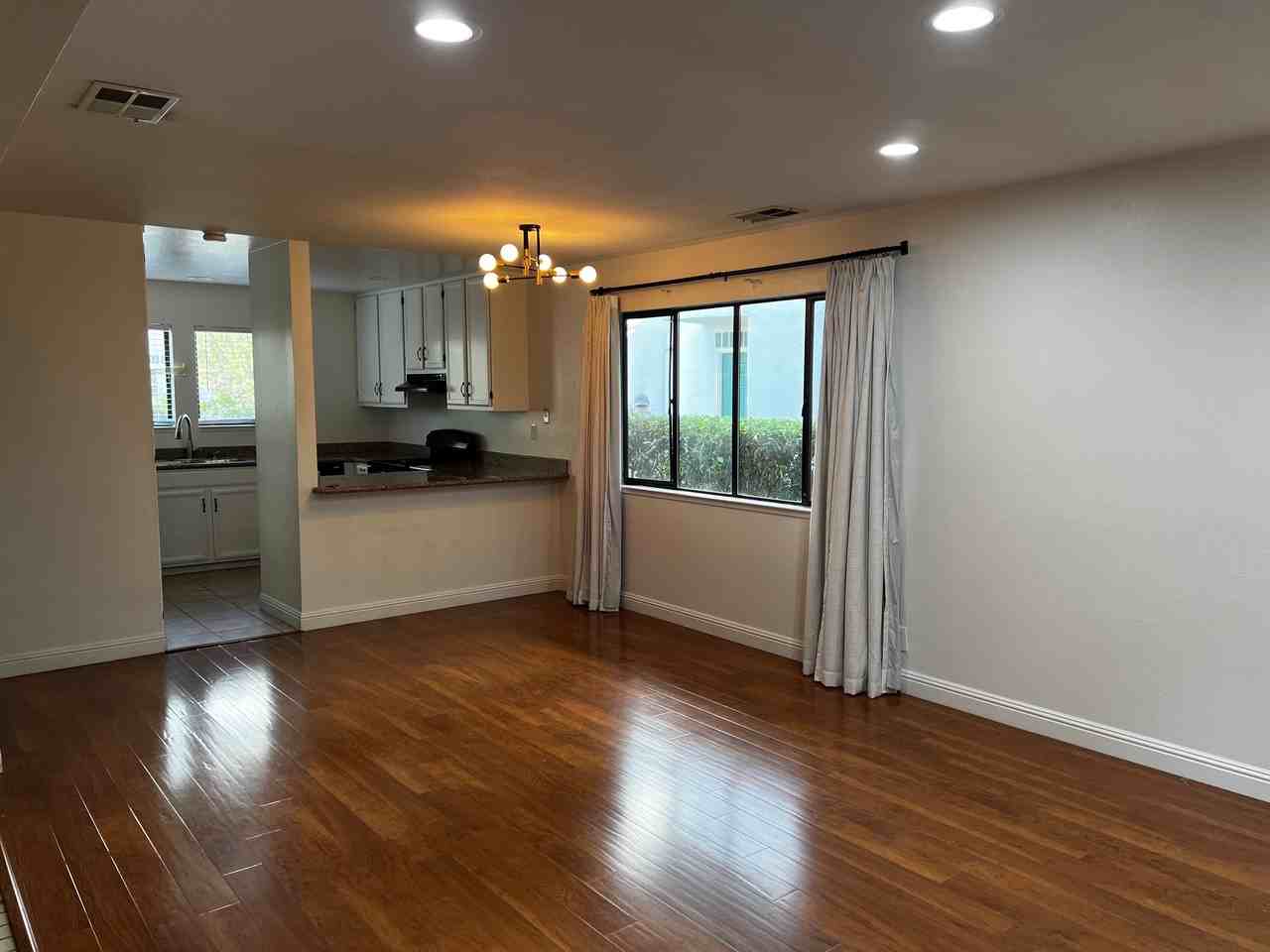 14 Zurich Ct #14 - Photo 3 of 20