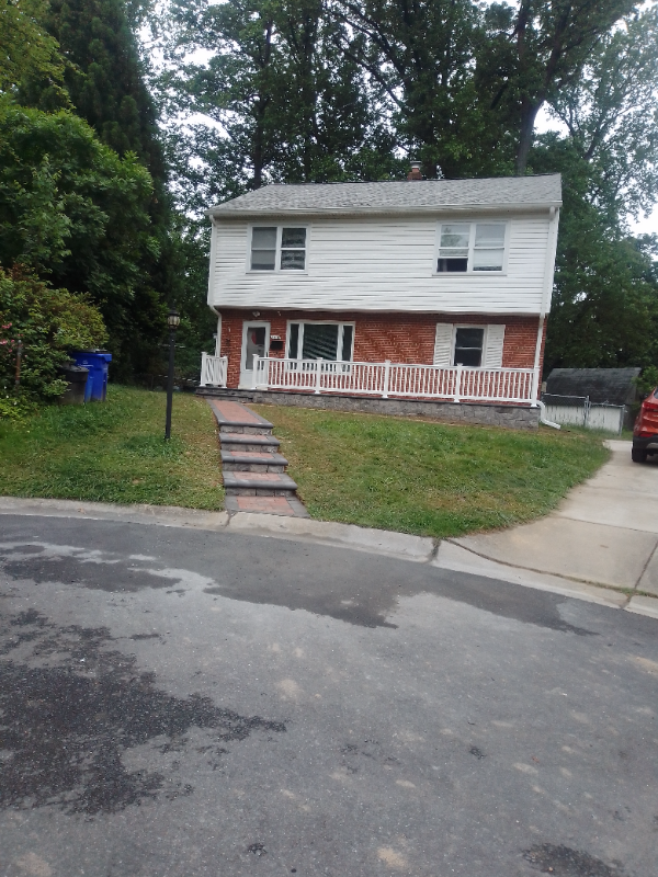 2810 Byron Ct - Photo 2 of 6