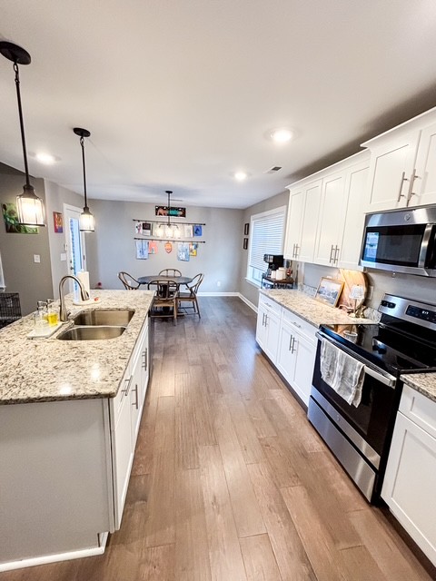 194 Spring Breeze Dr - Photo 2 of 7