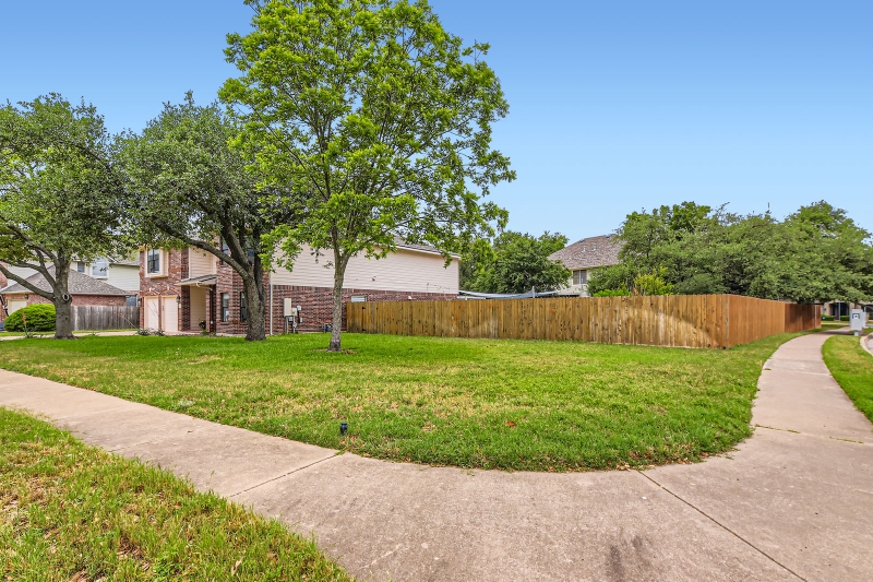 8800 Ficke Cv - Photo 2 of 20