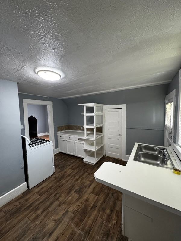 319 East Streicher Street #2 - Photo 3 of 15