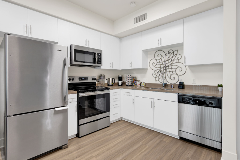 501 W Colorado St - Photo 3 of 17