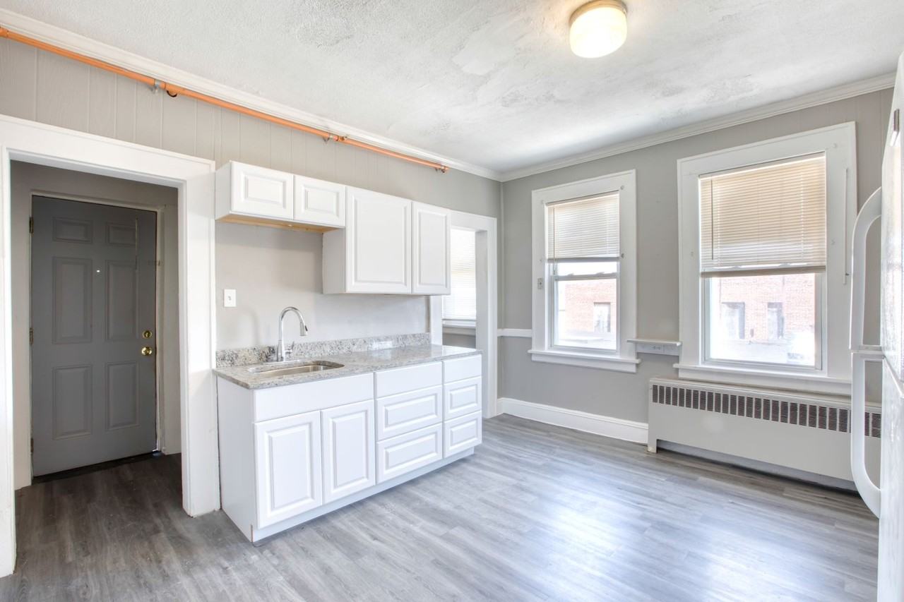 2718 Fairfield Ave Apt 3ab #3AB - Photo 6 of 21