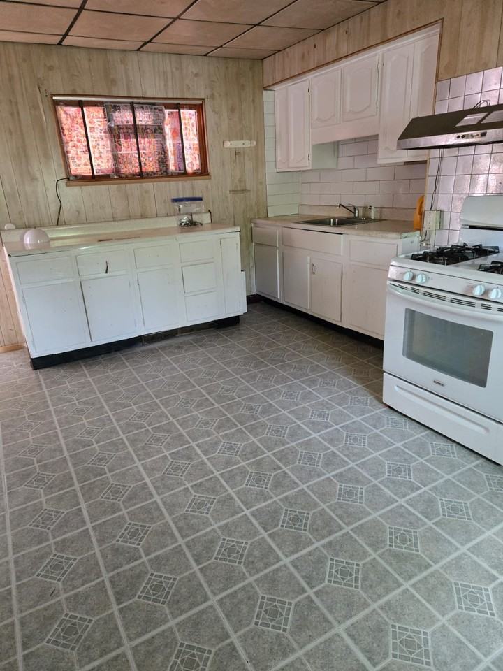 215 Grant Street #NA - Photo 6 of 7