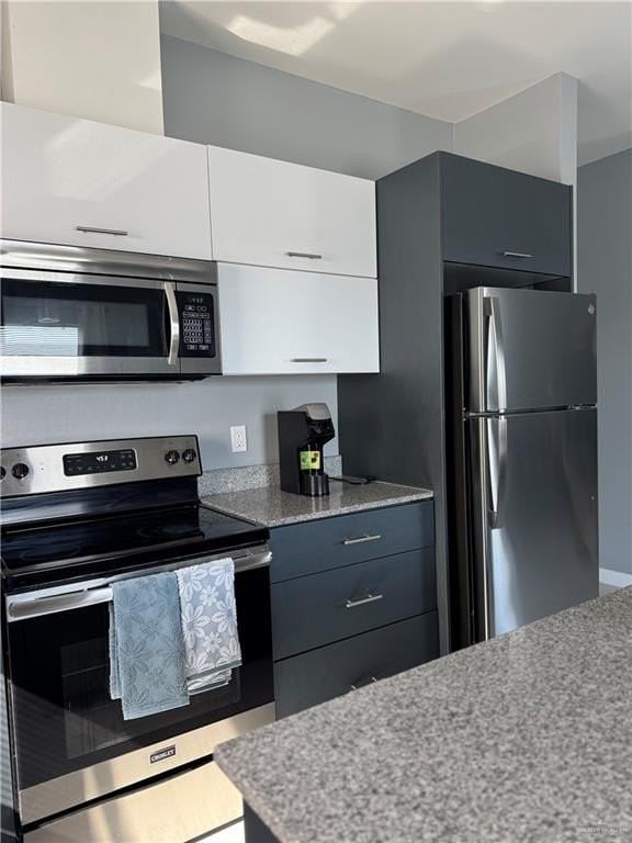 2022 Summerland Ln #4 - Photo 5 of 31