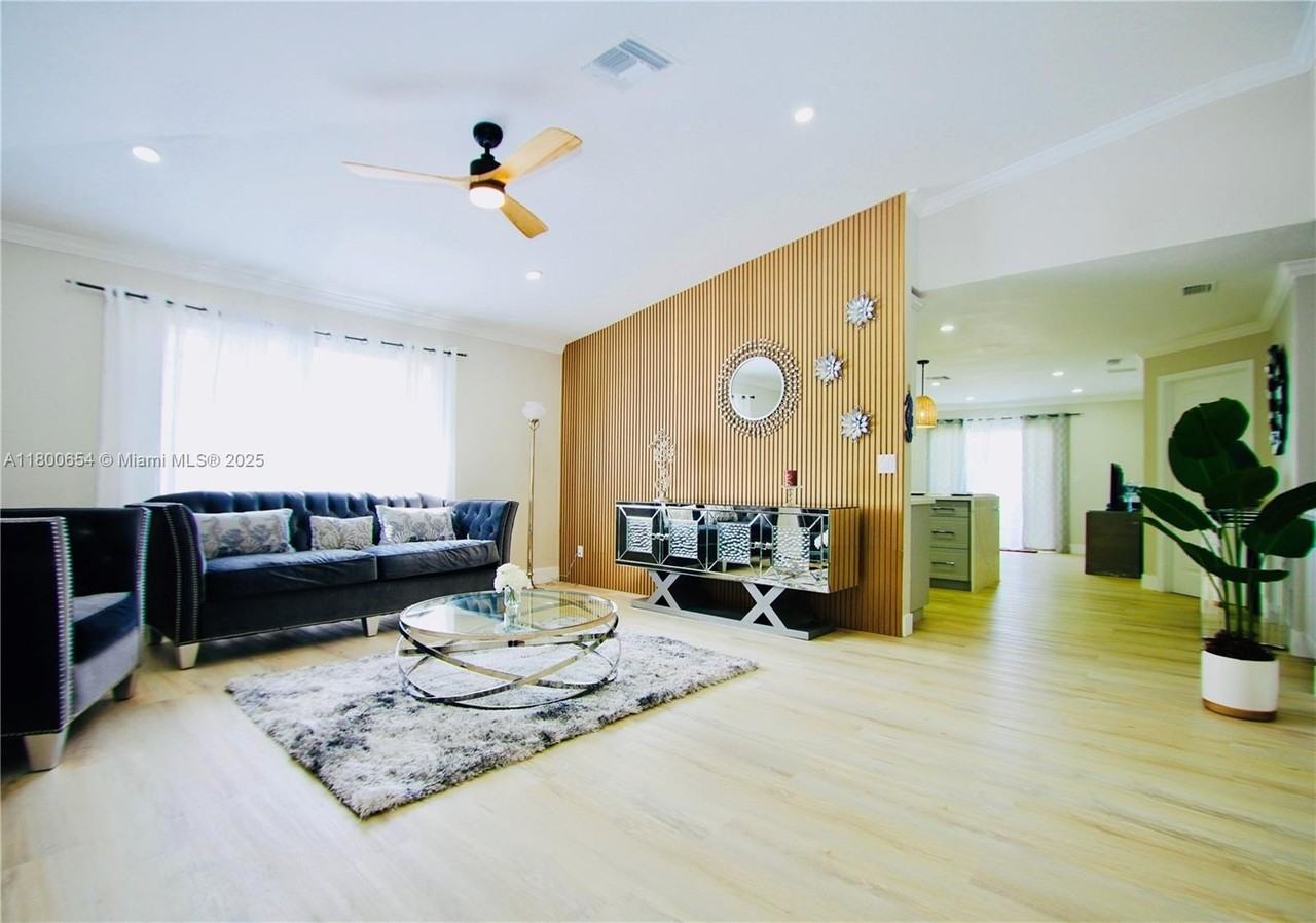 244 Nw 6th Ave #244 - Photo 7 of 35