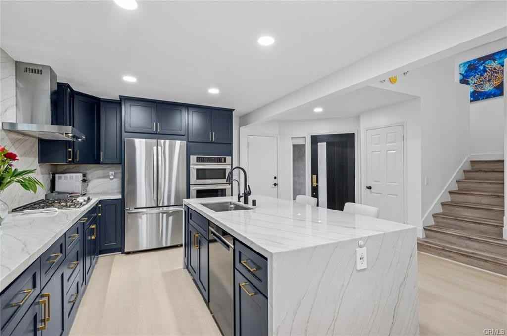 37 Shearwater Pl - Photo 3 of 8