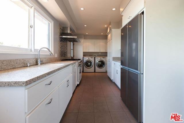 1430 Rockhaven St - Photo 2 of 8