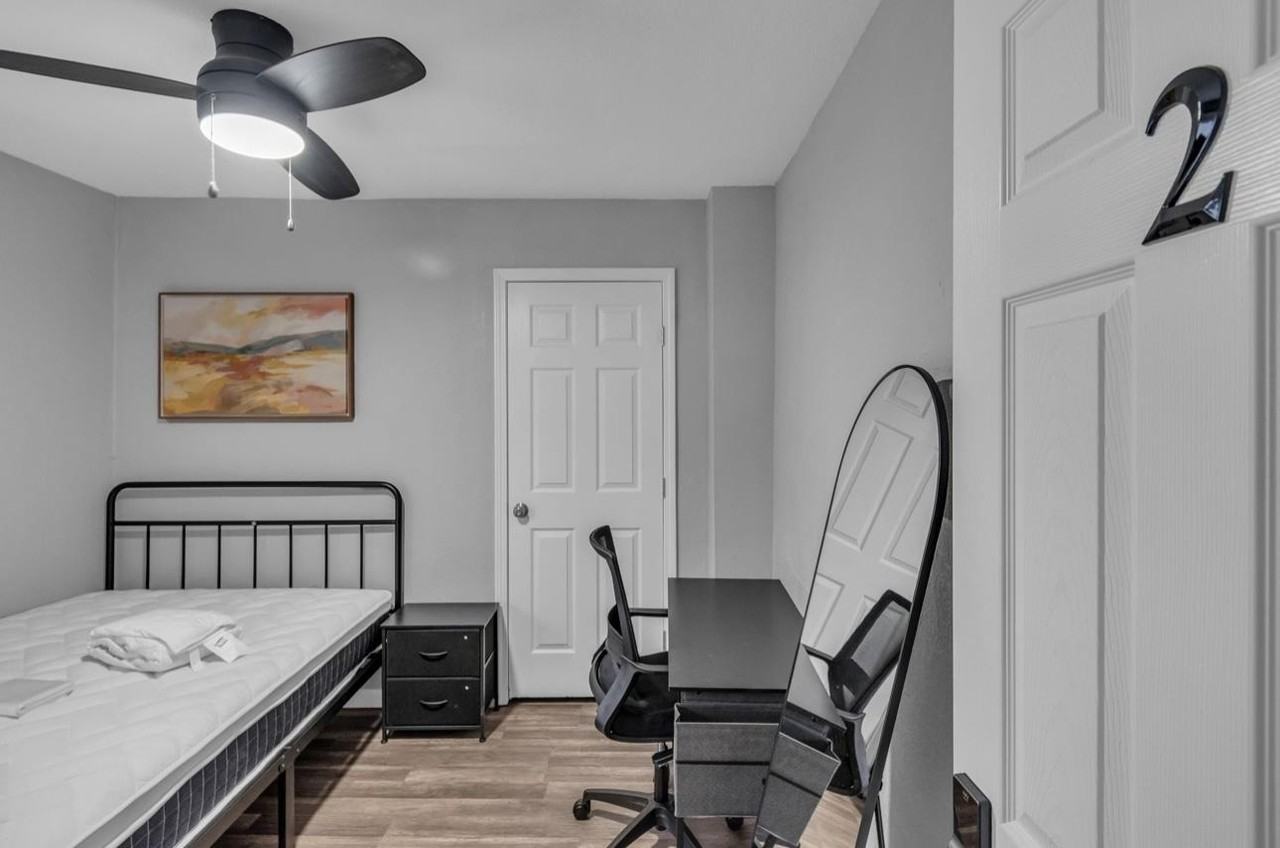 Collins St - Photo 5 of 8