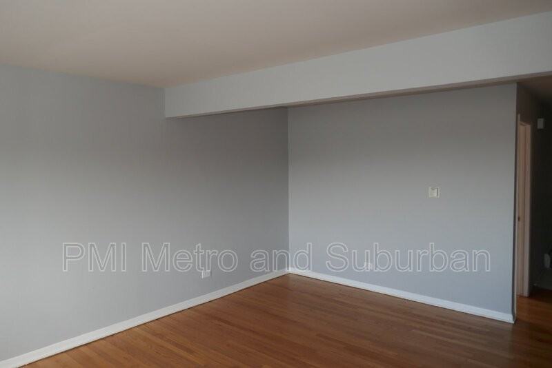 9202 Sally Ln - Photo 3 of 11