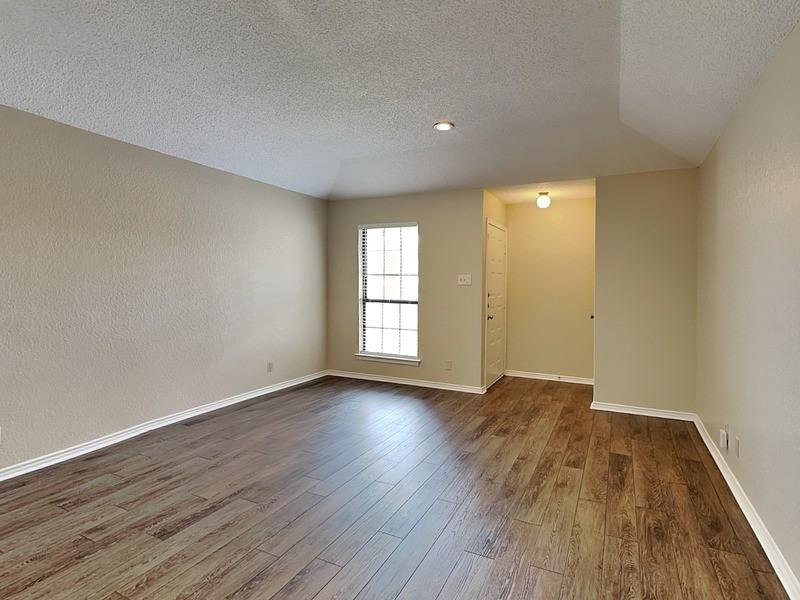 836 White Rock St - Photo 4 of 16