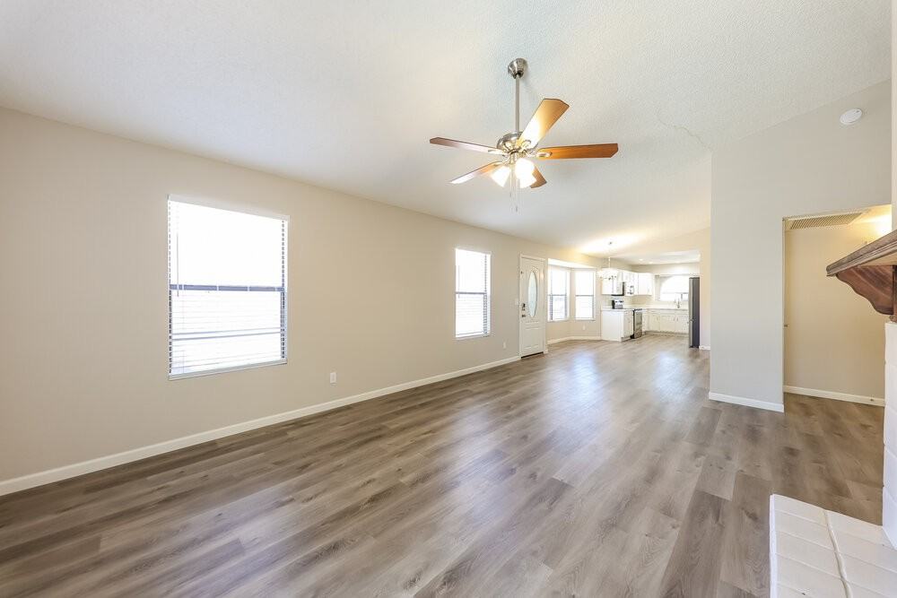 8938 N 64th Ln - Photo 5 of 16