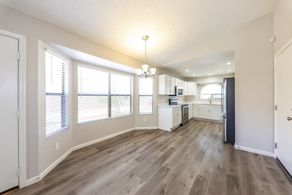 8938 N 64th Ln - Photo 6 of 16