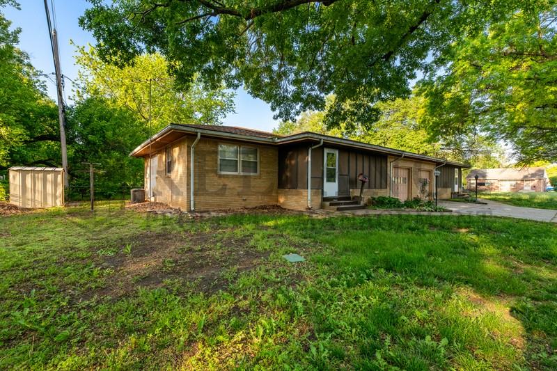 1021 W 20th St N - Photo 2 of 22
