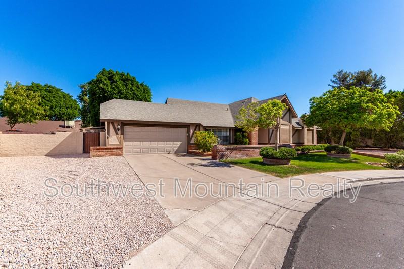 2020 W Natal Cir - Photo 2 of 38