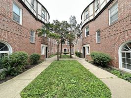 featured image of 918 Green Bay Rd #3A
