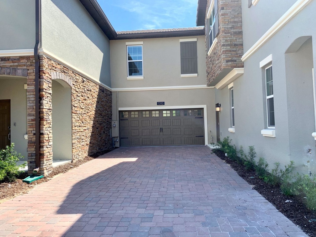 1310 Shinnecock Hills Dr - Photo 2 of 47