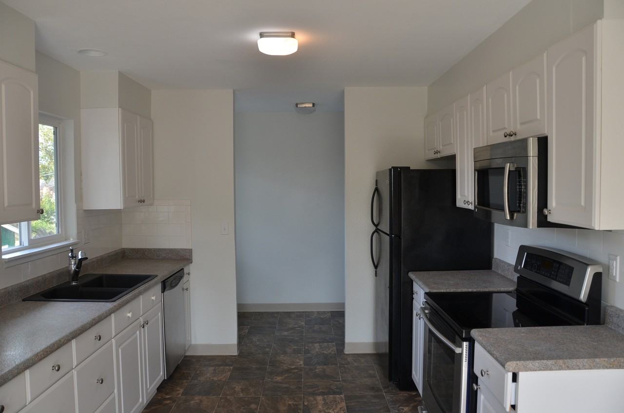 1317 Nw Benton St - Photo 6 of 31