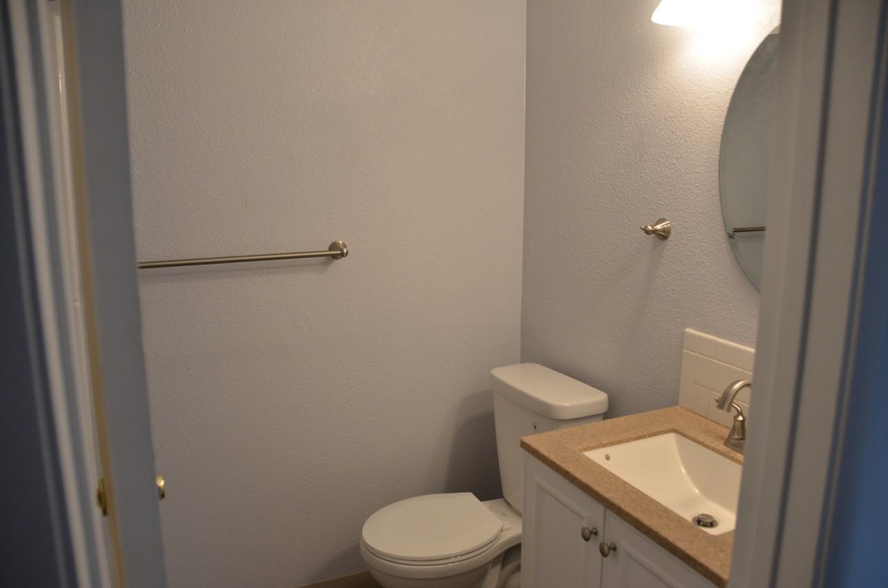 1317 Nw Benton St - Photo 7 of 31