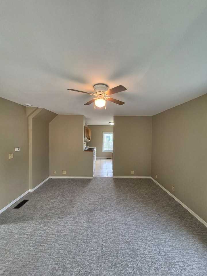 1001 S Hinshaw Ave - Photo 5 of 15