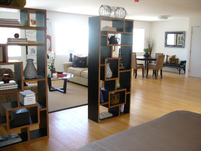 936 West Macarthur Blvd. - Photo 5 of 6