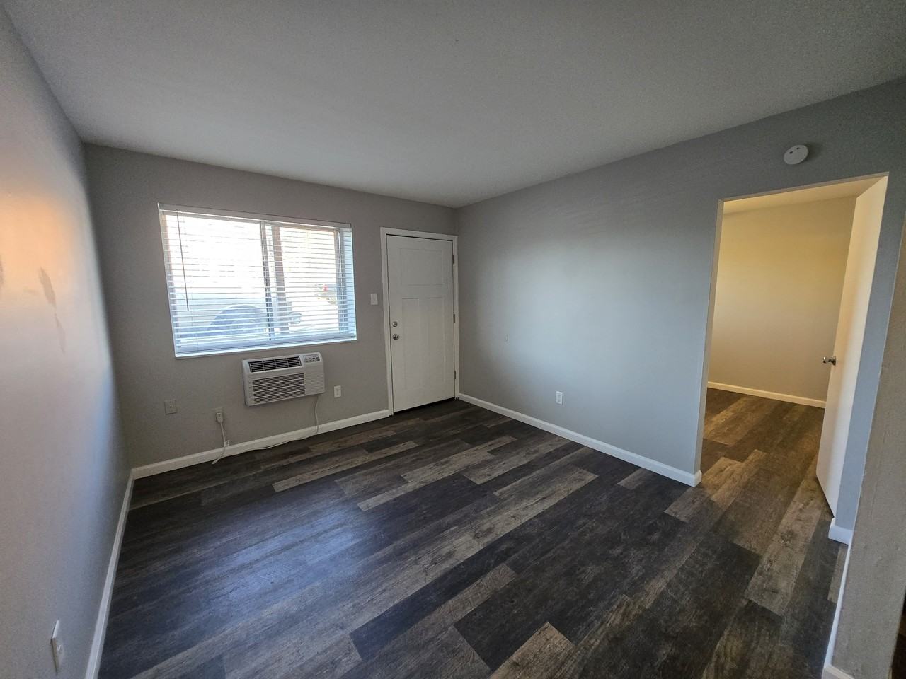 2625 South Big Bend Boulevard - Photo 3 of 8