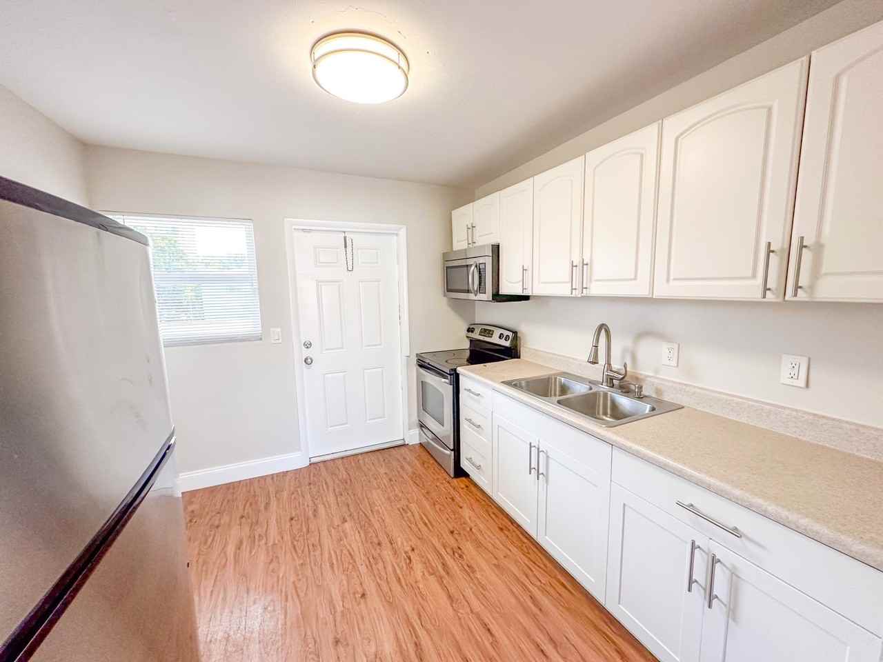 821 3rd Street A - Photo 3 of 28