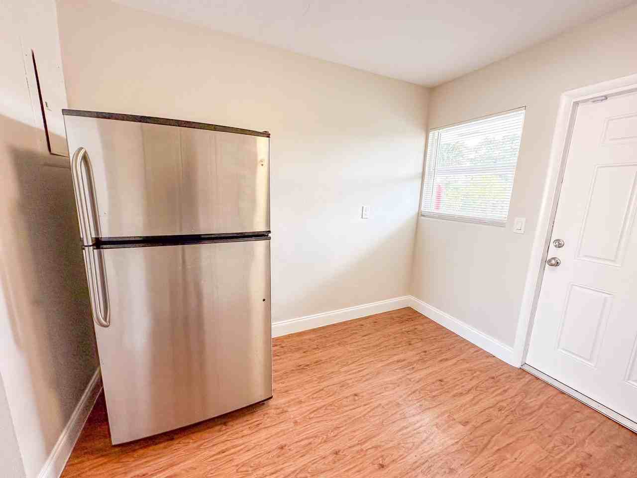 821 3rd Street A - Photo 5 of 28