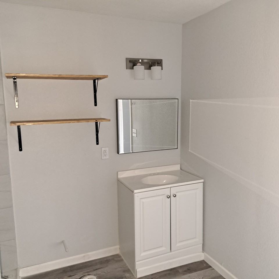 539 Hicks Ave #NA - Photo 7 of 14