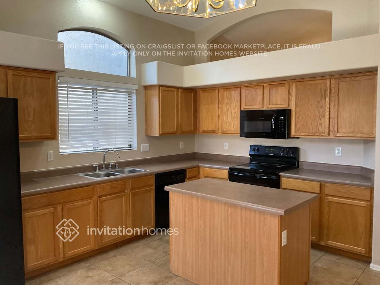 8370 W Salter Dr - Photo 5 of 13