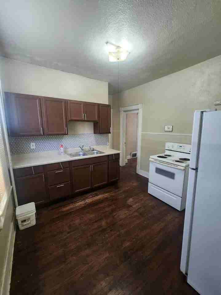 2022 Castelar St - Photo 3 of 10