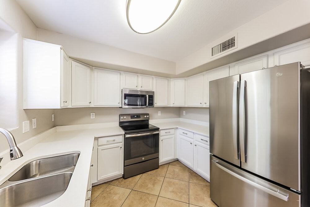 16036 W Culver St - Photo 7 of 17