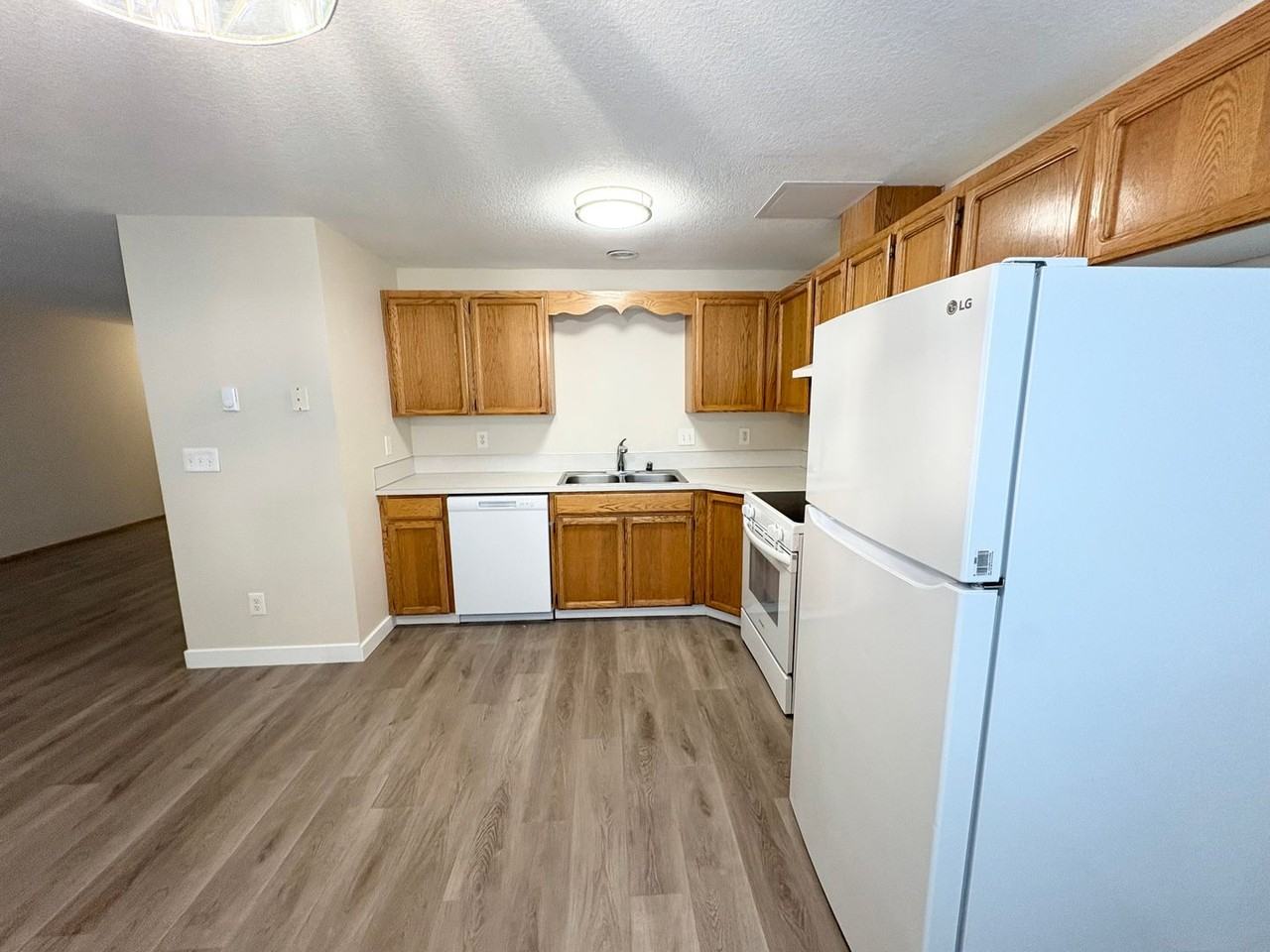 14216 Se 7th Way - Photo 3 of 20