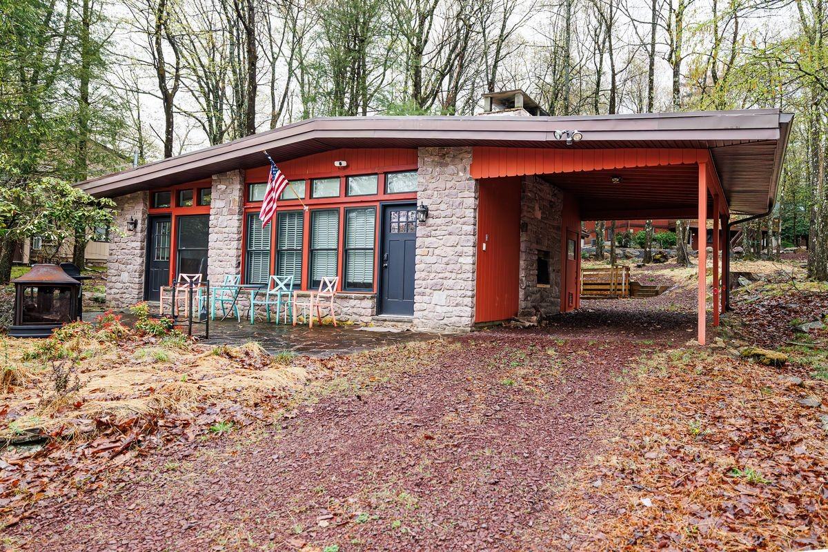 21 Hazard Run Rd - Photo 3 of 24