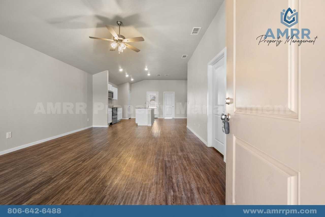 2031 Kenwood Ave - Photo 2 of 27