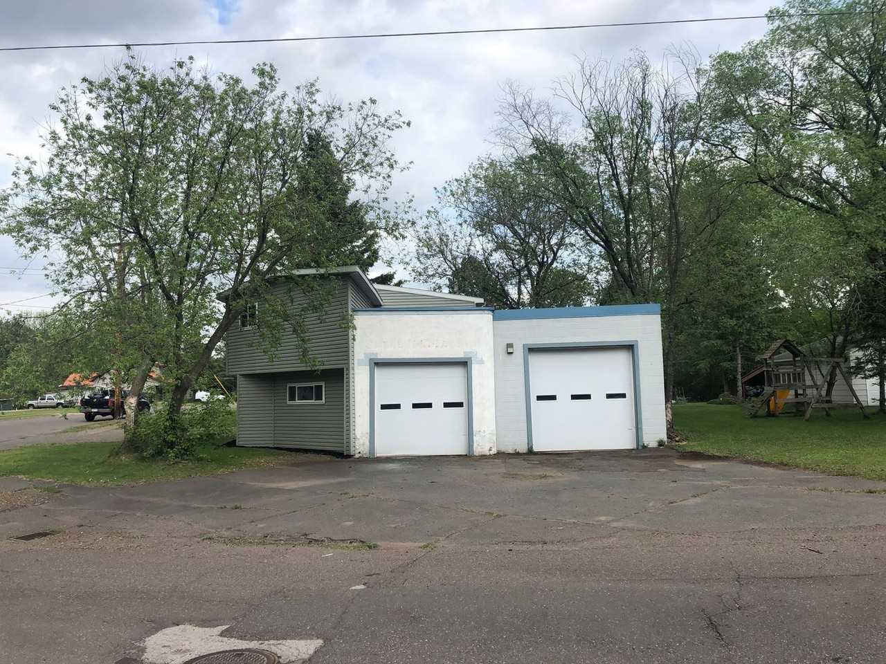 916 Park Ave - Photo 3 of 12