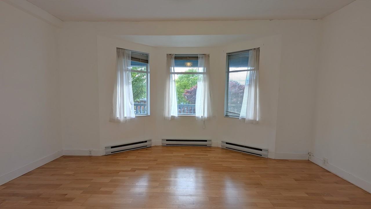 Schareck Residences - Photo 4 of 11