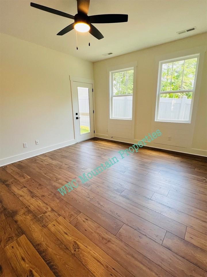 5 Heartleaf Cir #5 - Photo 2 of 20