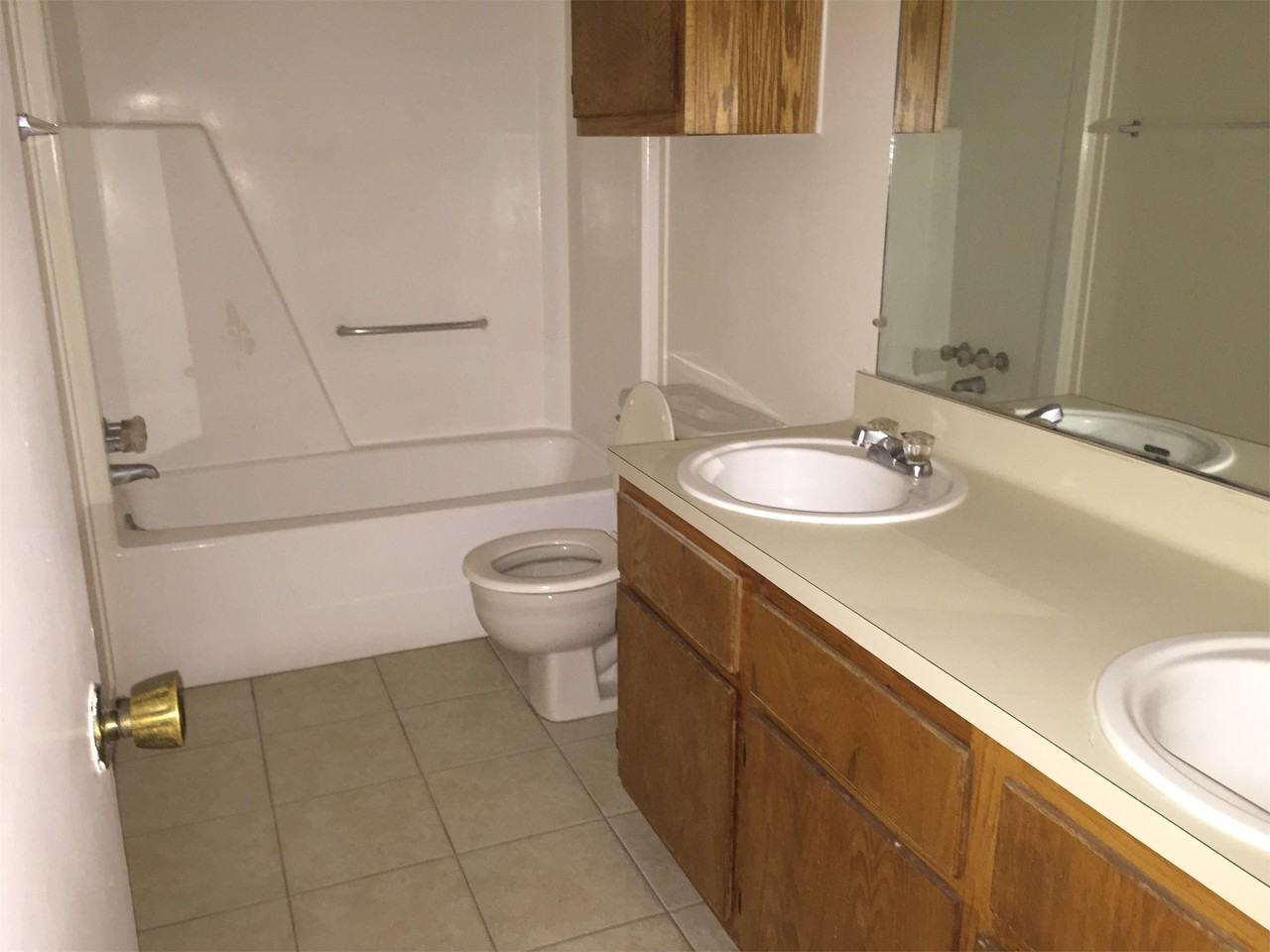 800 Avenue A #C - Photo 4 of 10