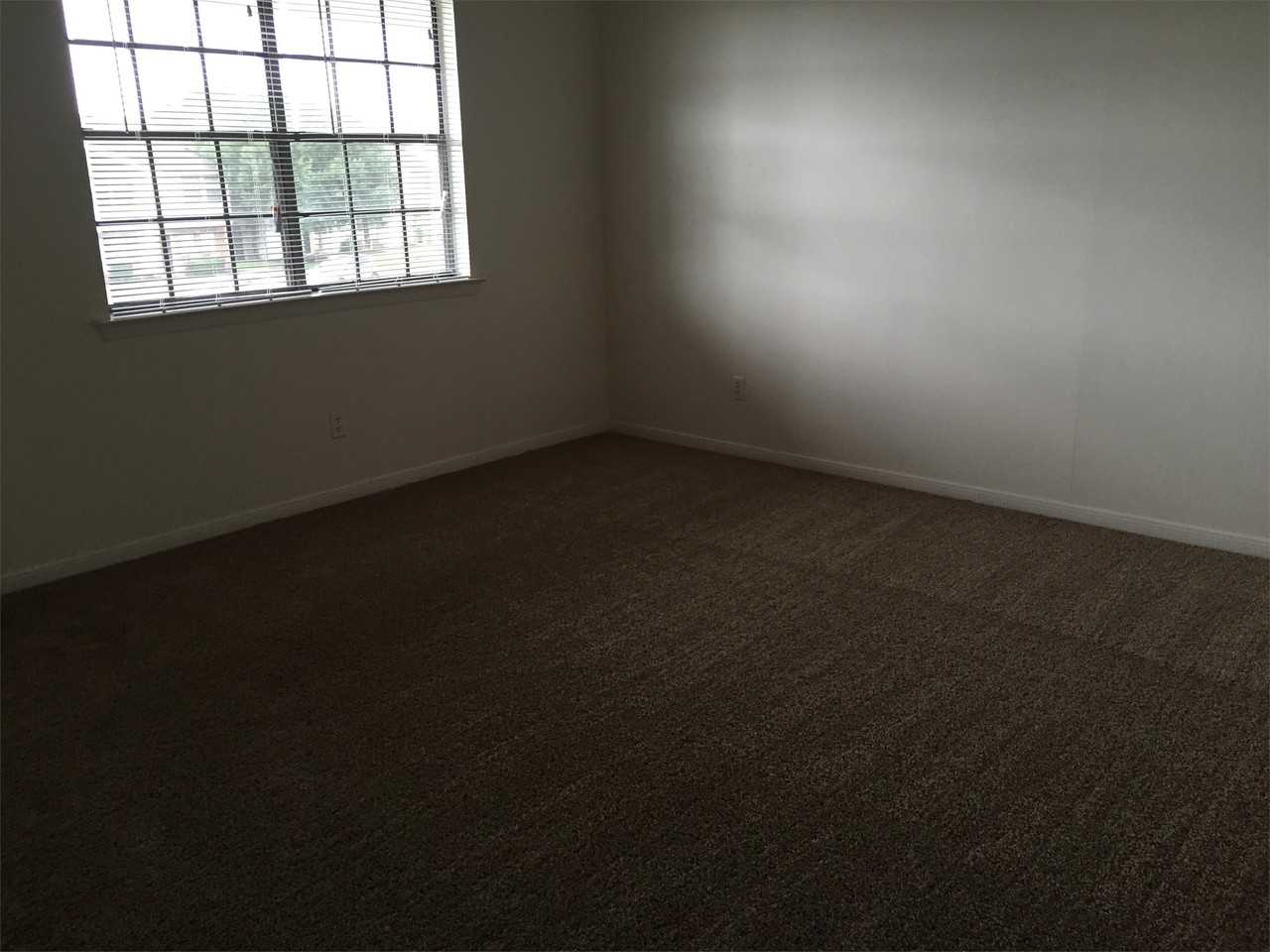 800 Avenue A #C - Photo 5 of 10