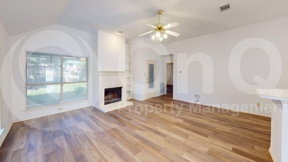 733 Rockett Ln - Photo 7 of 21