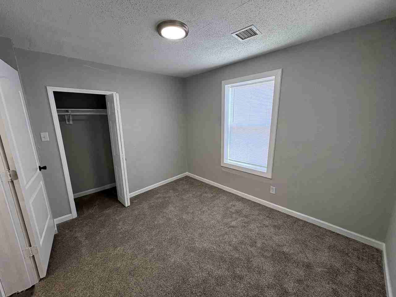 520 N 9th St - Photo 3 of 12