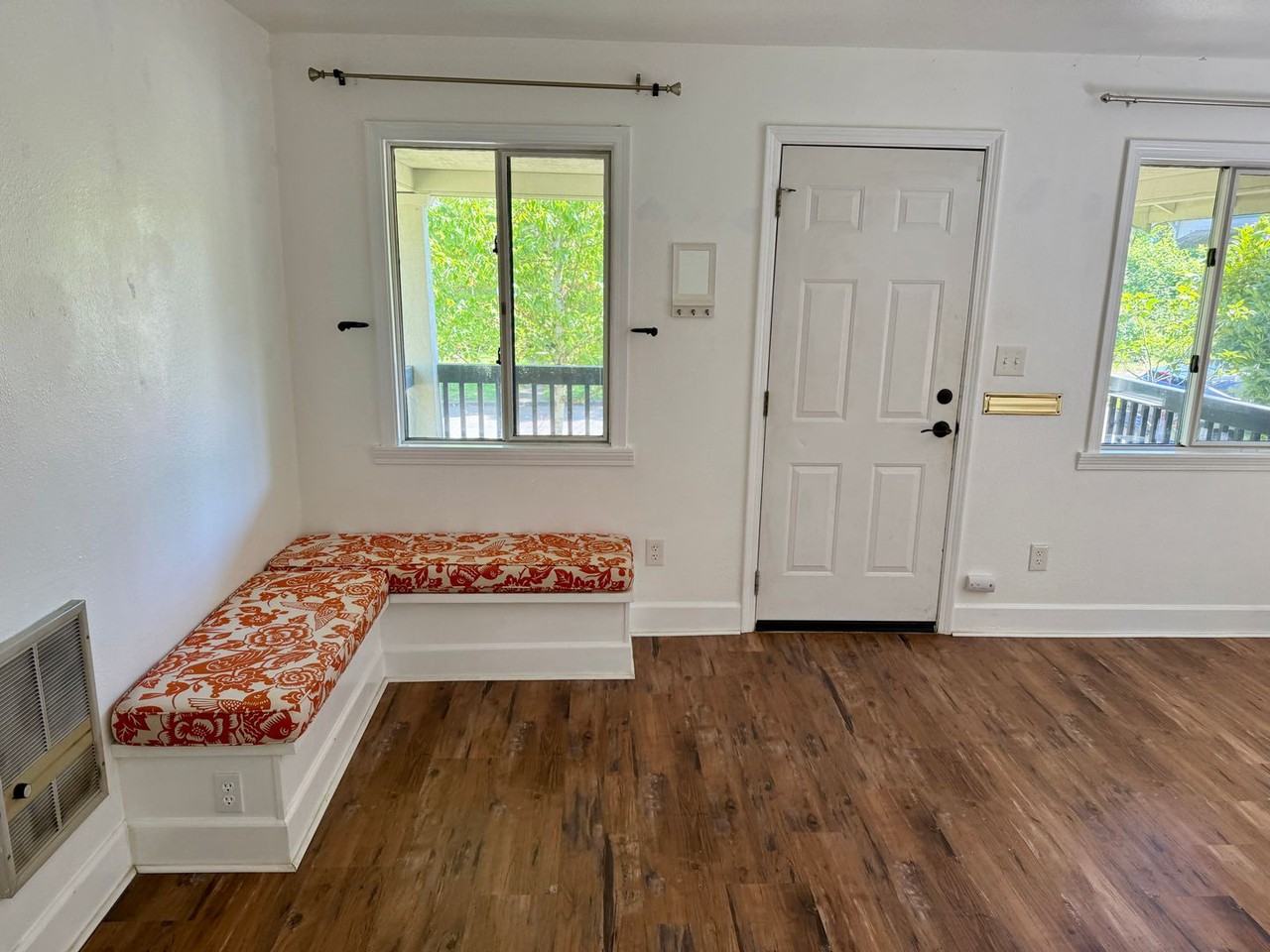 6525 N Maryland Ave - Photo 5 of 13