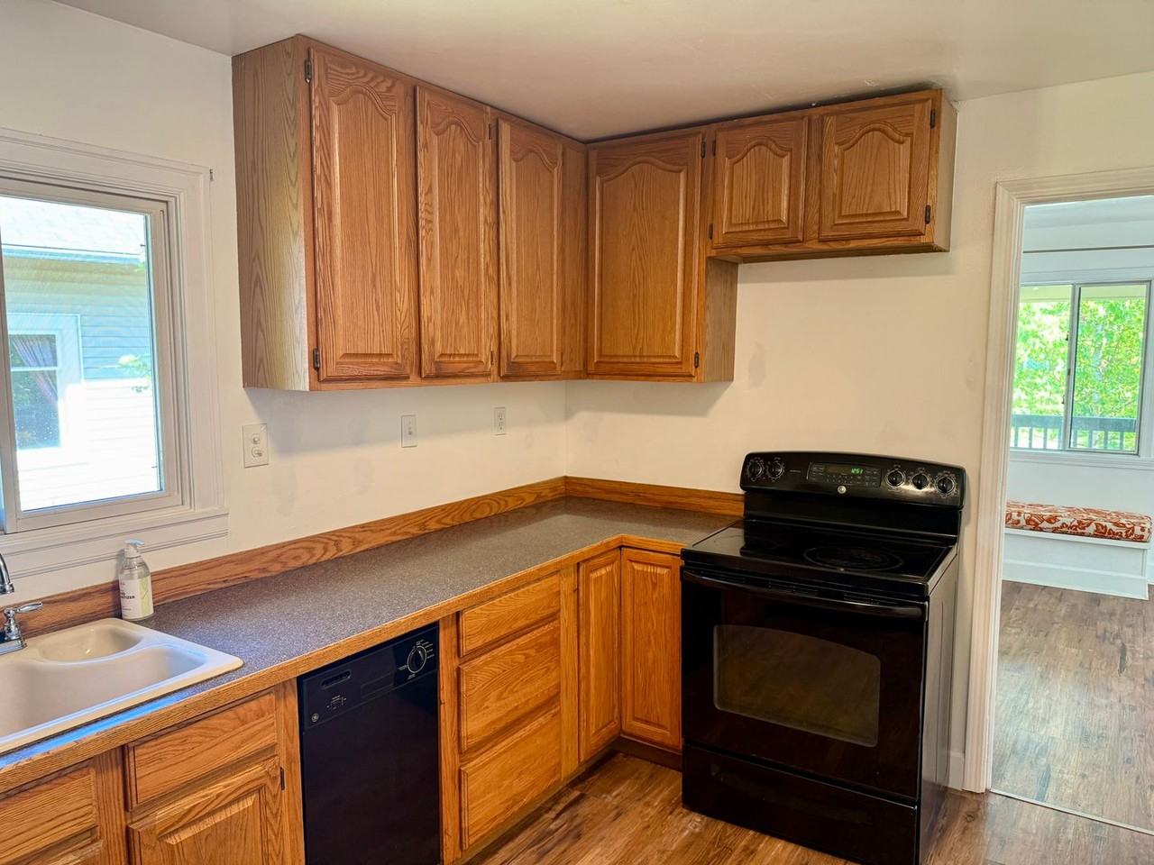 6525 N Maryland Ave - Photo 7 of 13