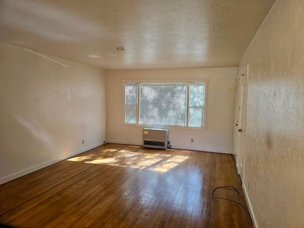 823 Washington Street #3 - Photo 2 of 9