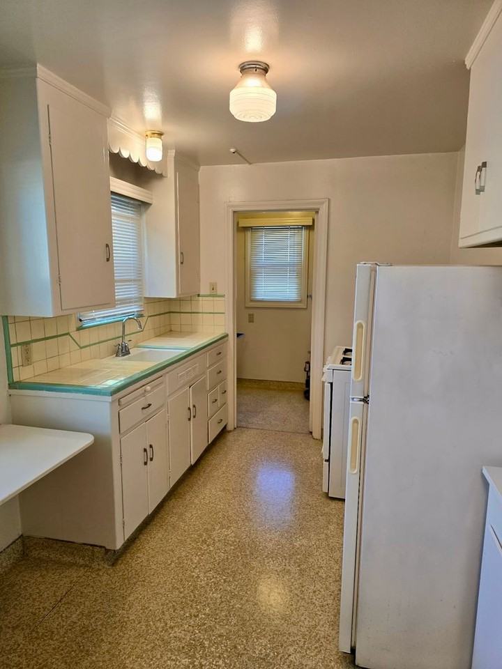 823 Washington Street #3 - Photo 5 of 9