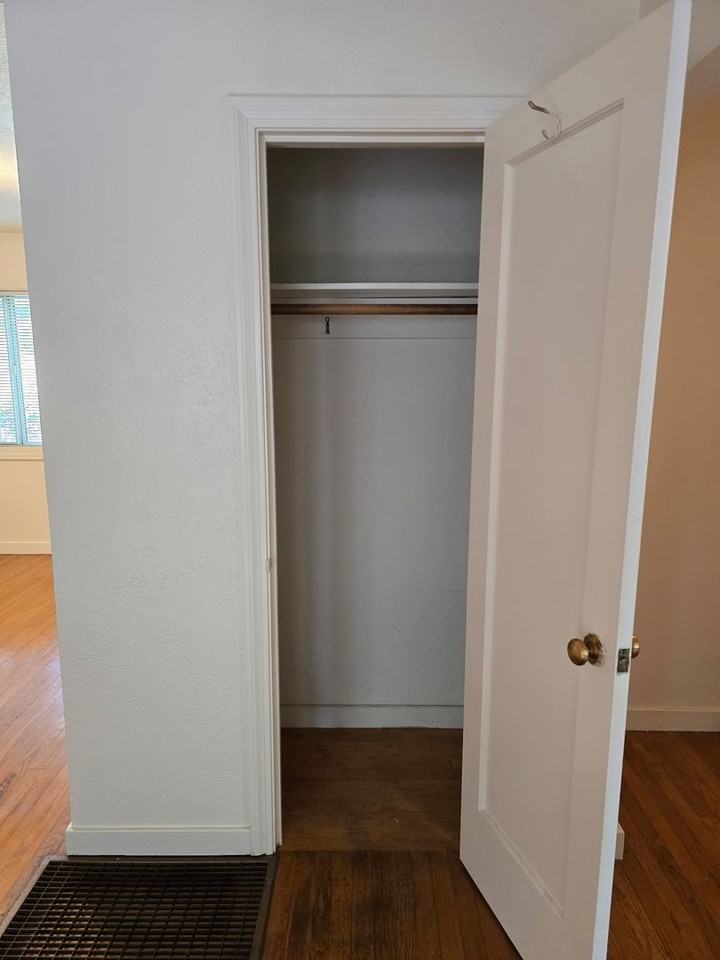 823 Washington Street #3 - Photo 6 of 9