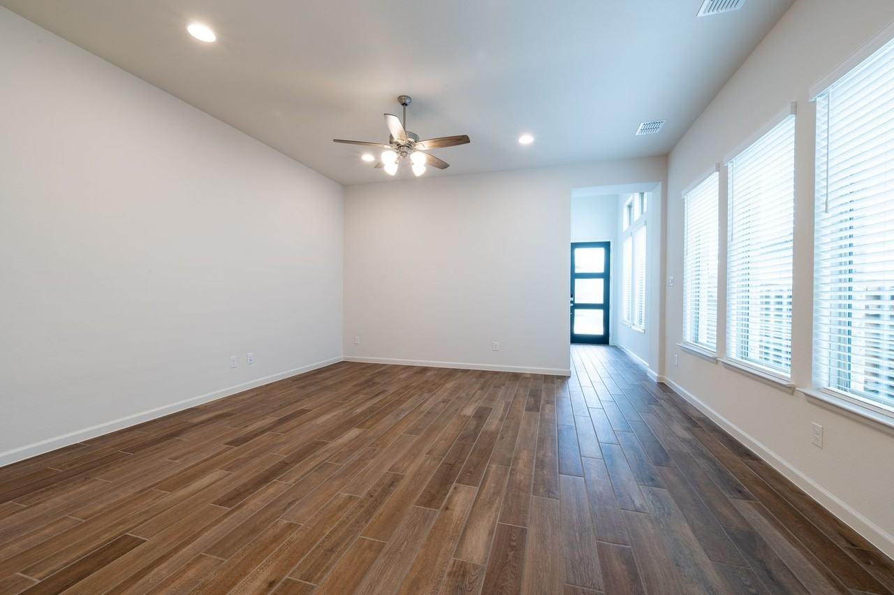 9316 Paintbrush Dr - Photo 5 of 25