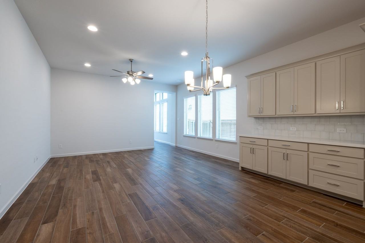 9316 Paintbrush Dr - Photo 6 of 25